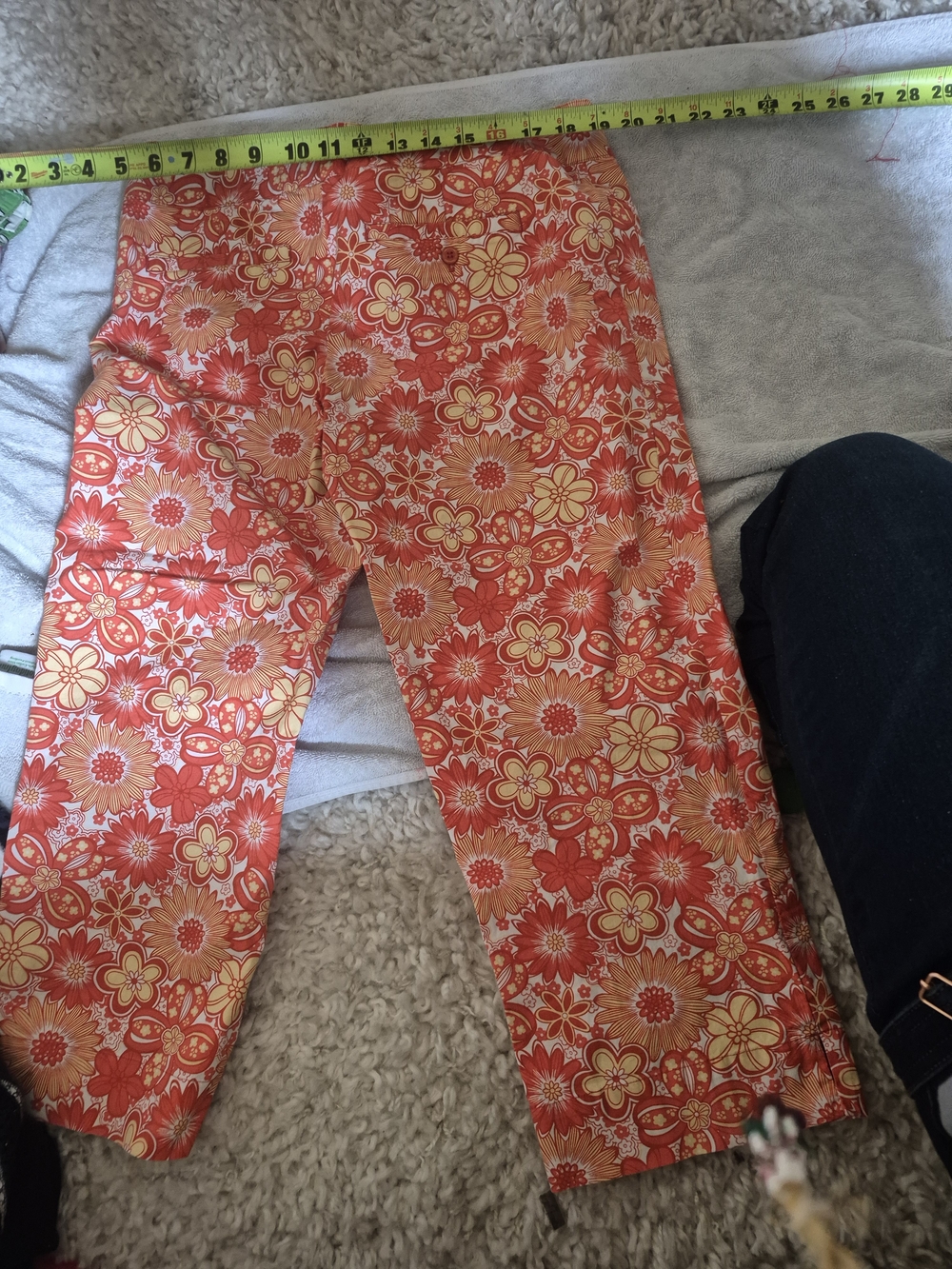SO Floral Stretch Cropped Pants - Orange & Yellow